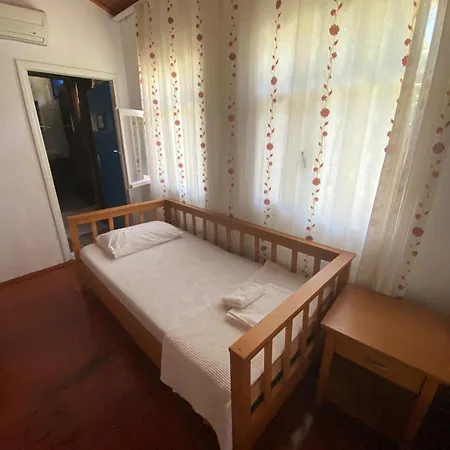 Konukevi Mila 4*