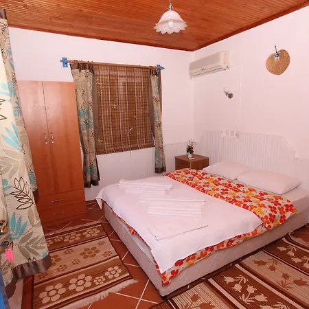 Mila Pensión Çıralı